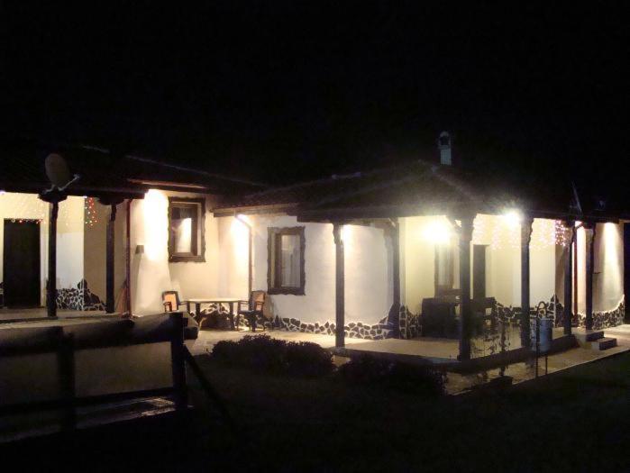 Madara Omaya Guest House Exteriér fotografie